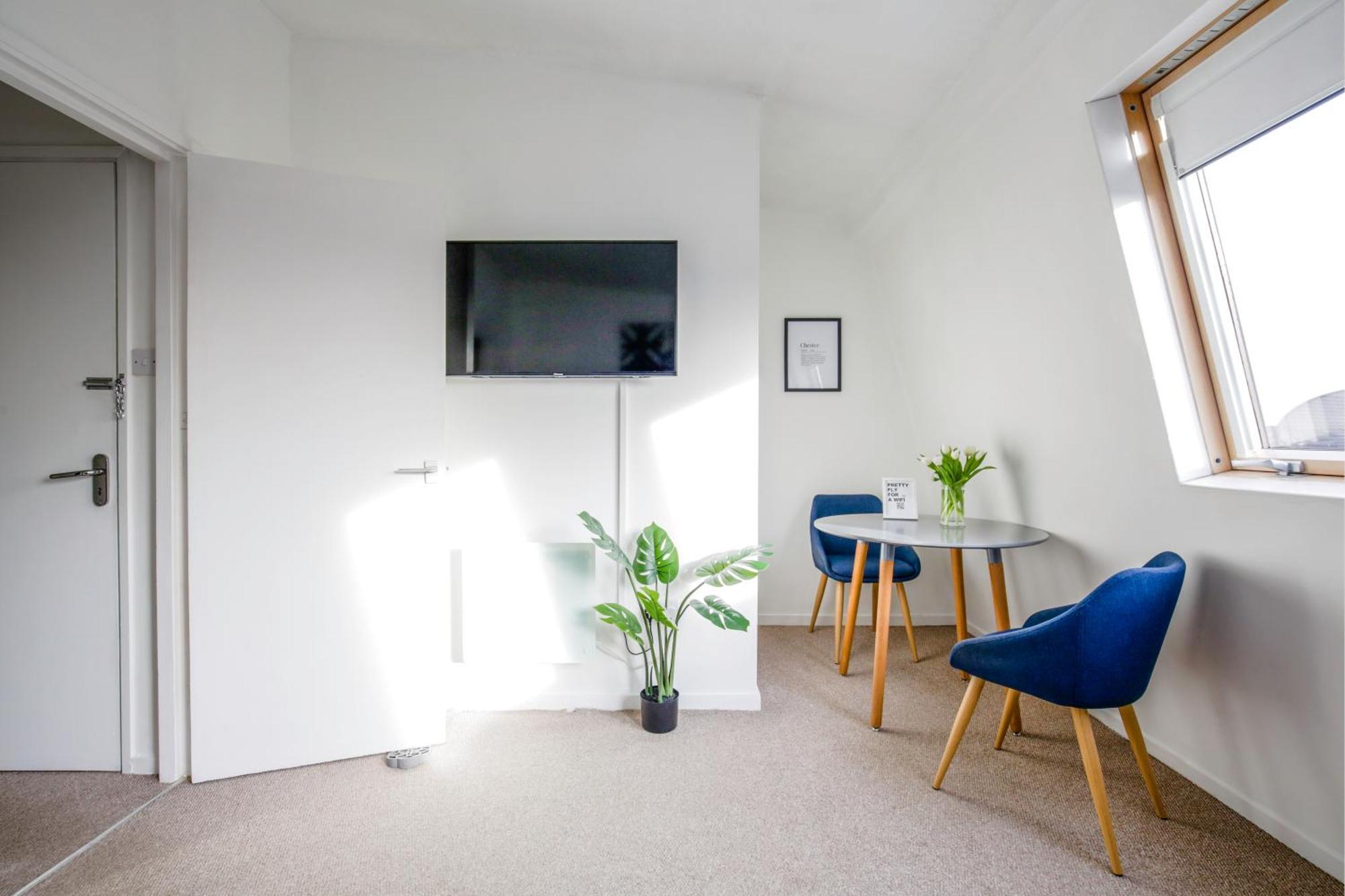 Chester Stays - Best Value Apartment With Free Parking In The Heart Of Честер Экстерьер фото