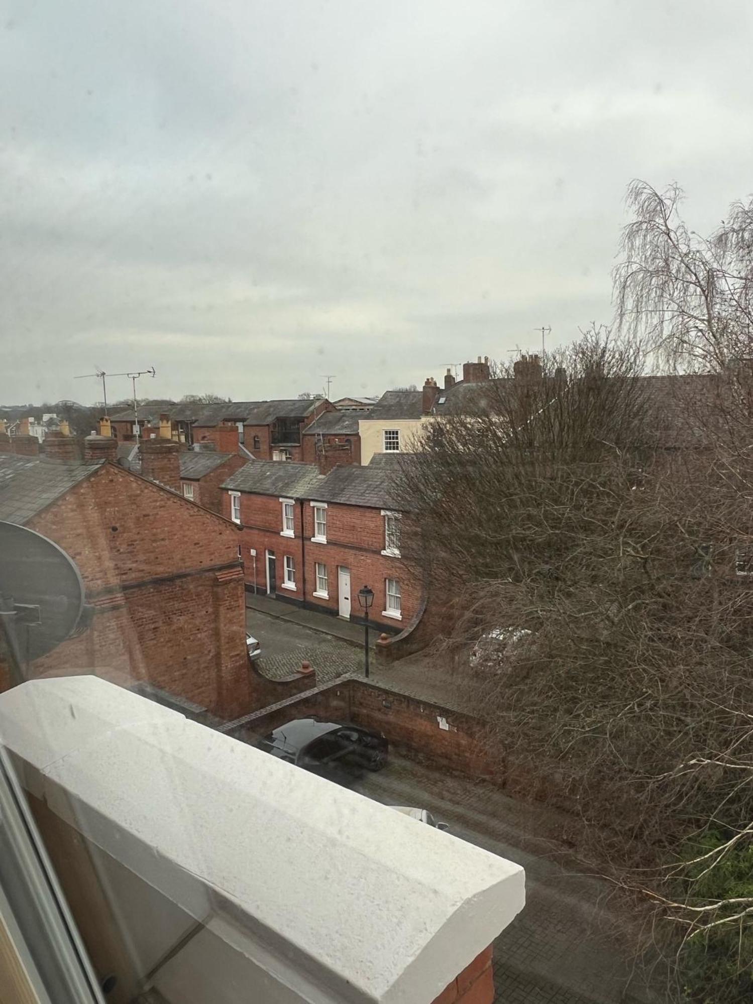 Chester Stays - Best Value Apartment With Free Parking In The Heart Of Честер Экстерьер фото